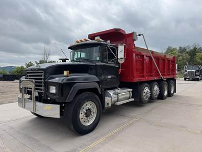Mack RD688S Dump Truck