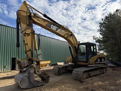 Caterpillar 320DL Excavator