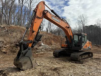Doosan DX225LC-5 Excavator
