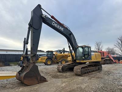 John Deere 350G LC Excavator