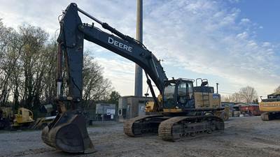 John Deere 470G LC Excavator