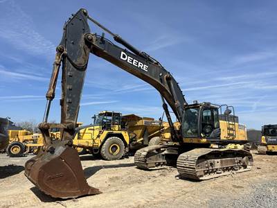 John Deere 470G LC Excavator