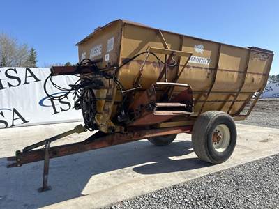 Knight Trailers BIG AUGGIE 14 Feed Wagon