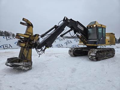John Deere 853G Tracked Feller Buncher