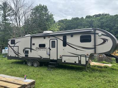 Coachmen 335 Fifth Wheel