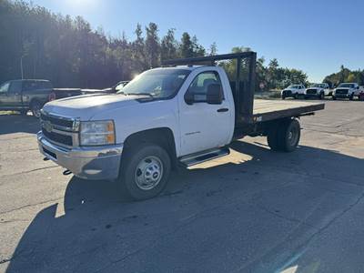 Chevrolet 3500HD Flatbed Truck