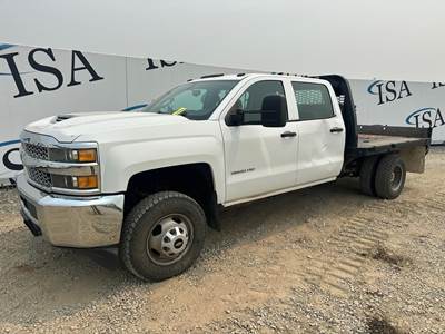 Chevrolet Silverado 3500HD Flatbed Truck