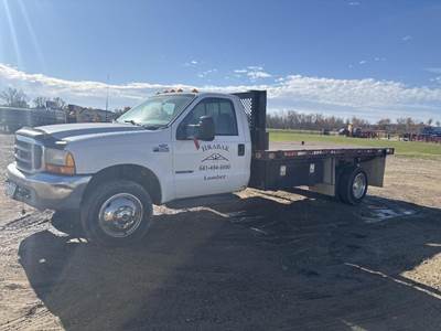 Ford F-550 Flatbed Truck