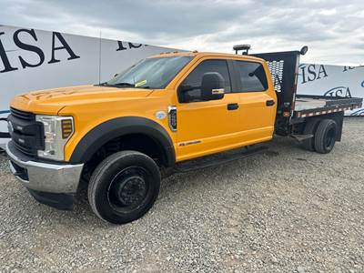 Ford F-550 Flatbed Truck
