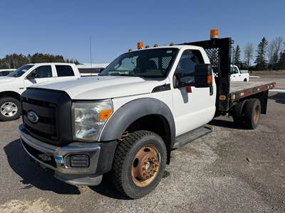 Ford F-550 XL Flatbed Truck