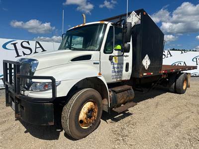 International DuraStar 4400 Flatbed Truck
