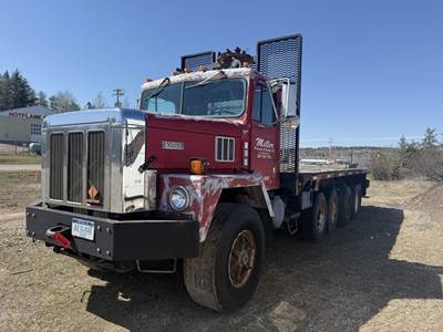 International Paystar 5000 Flatbed Truck