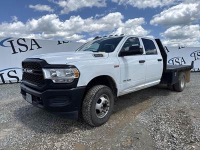 RAM 3500 Flatbed Truck