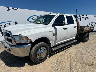 RAM 3500 Flatbed Truck