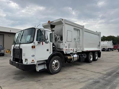 Autocar Xpeditor Side Load Garbage Truck