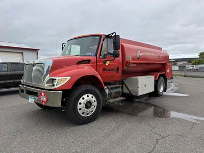 International WorkStar 7300 Gasoline / Fuel Truck - DT466, 6 Speed Manual