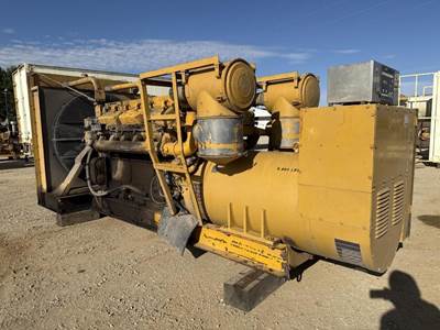 Caterpillar 710 KW Diesel Generator