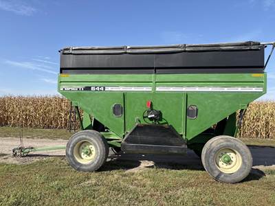 Brent 644 Gravity Wagon