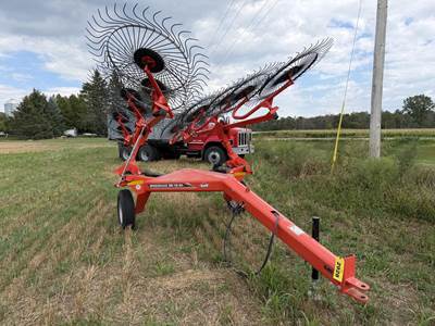 Kuhn SR112GII Hay Rake