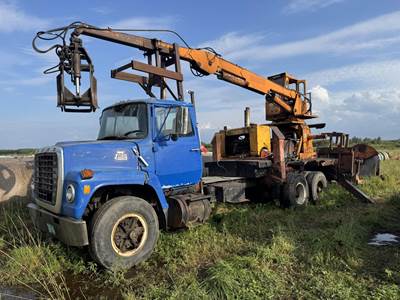 Barko 140 Truck-Mounted Log Loader