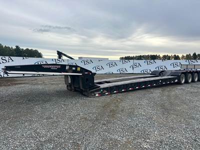 Towmaster T-110DTG Lowboy Trailer