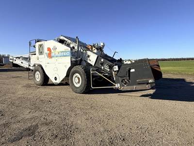 Roadtec SB2500C Material Transfer Vehicle