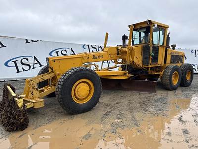 John Deere 672A Motor Grader