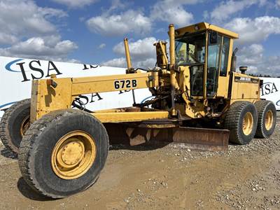 John Deere 672B Motor Grader
