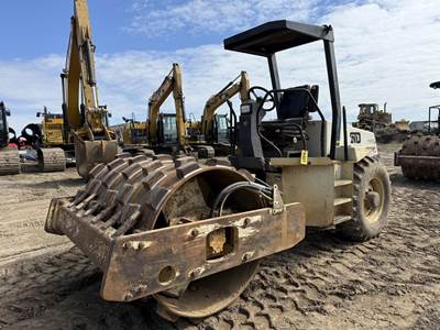 Ingersoll-Rand SD70F Padfoot Roller Compactor