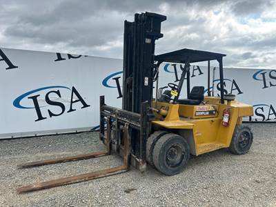Caterpillar DP70 Pneumatic Tire Forklift