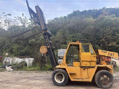 Caterpillar V180 Pneumatic Tire Forklift