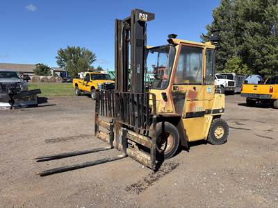 Caterpillar V80F Pneumatic Tire Forklift