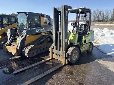 Clark GPX25 Pneumatic Tire Forklift