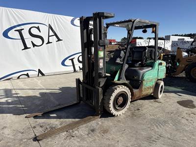 Mitsubishi FG30N Pneumatic Tire Forklift