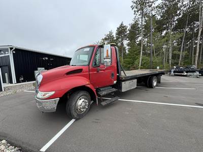 International DuraStar 4300 Rollback Tow Truck
