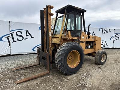 Case 586C Rough Terrain Forklift