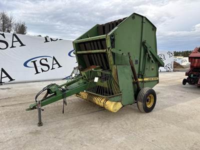 John Deere 510 Round Hay Baler