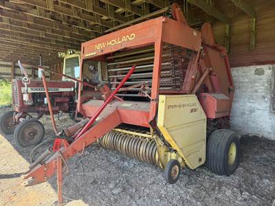 New Holland 851 Round Hay Baler