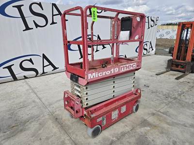 MEC MICRO 19 Scissor Lift