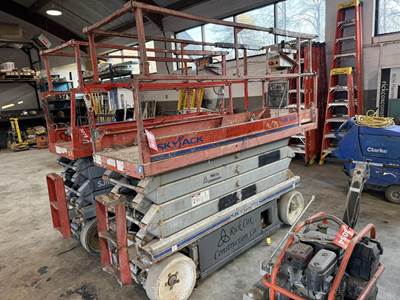 Skyjack SJIII-3226 Scissor Lift