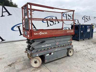 Skyjack SJIII-3226 Scissor Lift