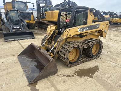 John Deere 325 Track Skid Steer