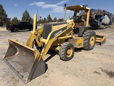 John Deere 210LE Skip Loader