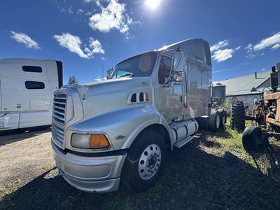 Ford AT9513 Sleeper Semi Truck