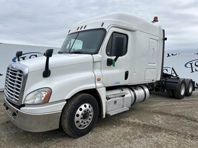 Freightliner Cascadia 125 Sleeper Semi Truck
