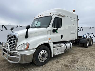 Freightliner Cascadia 125 Sleeper Semi Truck