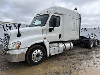 Freightliner Cascadia 125 Sleeper Semi Truck