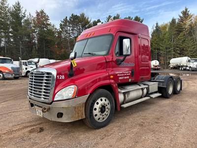 Freightliner Cascadia 125 Sleeper Semi Truck