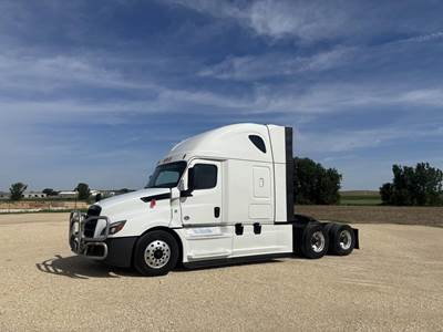 Freightliner Cascadia 126 Sleeper Semi Truck