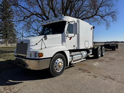 Freightliner Century Class 120 Sleeper Semi Truck